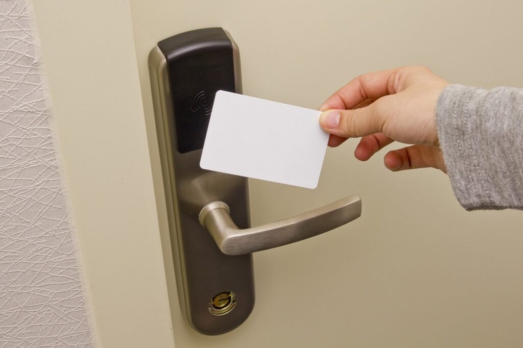access card, doorknob, electronic door